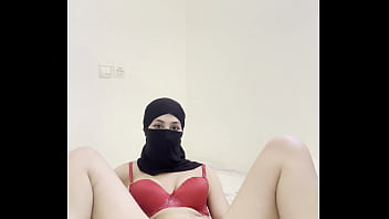 Gadis Arab Berhijab Menggoda Dirinya, Mainkan Memek, Gosok Klitoris, Fantasi Erotis Muslim Sendirian