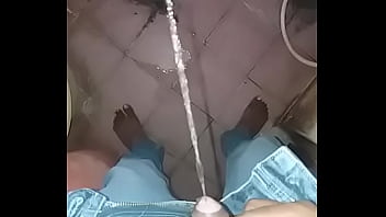 Desi Jagoan Menyemprotkan Pancaran Panas Yang Nikmat