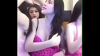 Gadis Tionghoa Seksi Lagi Asyik Main Jari Sendiri
