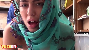 Gadis Arab Seksi Menggila Dengan Gaya Doggy Yang Bikin Panas