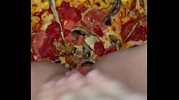 Putri Arab Yang Nakal Menggoda Diri Sendiri Di Los Angeles Dengan Pizza, Coklat, Es Krim, Persik, Dan Keju – Kompilasi Fetish Panas Untuk Asmr Makanan Dewasa