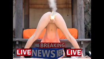 Gadis Tetangga Yang Menggoda Membungkuk Dan Memperlihatkan Lekuk Tubuhnya Yang Seksi