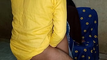 ससुराल में दामाद ने सास को पहली बार जबरदस्ती चोदा, गर्म आवाज में अश्लील बातें