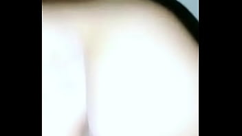 Pembantu Indonesia Rela Buka Bukaan Dan Jual Memek Demi Uang Tambahan Dari Bosnya