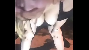 Gadis Tionghoa Mesum Digilir Di Pinggir Jalan