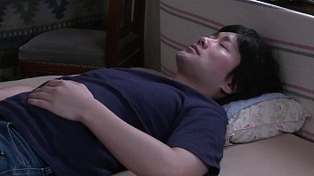 Melihat Payudara Ibu Yang Basah Kuyup, Membuatku Tak Tahan.