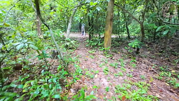 Gadis Thai Jalan-jalan Di Hutan, Mampir Mesum Dulu Sebelum Cari Jamur
