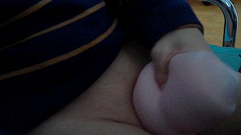 Cowok Asia Mandi Sendiri Di Depan Webcam