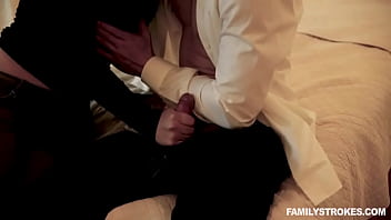Gadis Muslim Tiru Yang Montok, Ella Knox, Balas Dendam Ke Ibu Tirinya Yang Galak Dengan Menggoda Dan Meniduri Ayah Tirinya