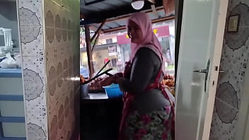 Bunda Muslim Indonesia Montok Yang Menggoda