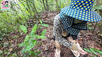 Gadis Thailand Merintih Kepanasan Di Hutan, Celana Basah Karena Tak Tahan Menahan Hasrat