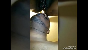 Tuan China Menjilati Memek Nyonya China Hingga Banjir Memancar