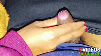 Bibiku Suka Dikocok Batang Mungil Yang Menggoda