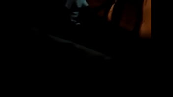 Pengalaman Pertama Di Dalam Bus Yang Bikin Basah