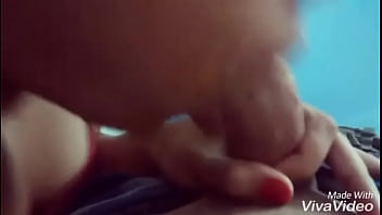 Istri Nakal Menghisap Kontol Dengan Penuh Gairah
