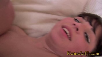 Payudara Besar Dan Tubuh Seksi Tante Tiriku Dihardiki Dari Sudut Pandangku