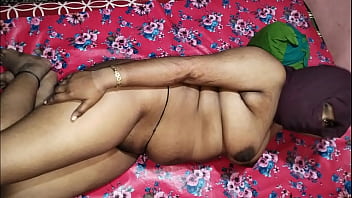 Ibu Menggoda Anak Lelakinya Dengan Mulut Panas Untuk Memuaskan Hasrat Terlarang