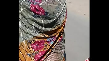 Gadis Seksi Dengan Gairah Membara Dalam Balutan Saree