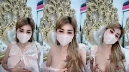 Mamih Gatel Baju Tipis Remas Payudara Sampai Menggairahkan