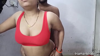 Bidadari Tetangga Menggoda Pria Muda Di Samping Rumah.