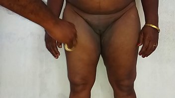 Wanita Tamil Telugu Kannada Malayalam Hindi Yang Bergairah, Istri Nakal Vanitha, Memakai Saree Biru, Memamerkan Payudara Besar Dan Bulu Kemaluan Yang Dicukur, Meremas Payudara Dan Puting, Menggosok Kemaluan Hingga Masturbasi