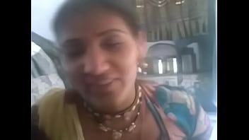 Gadis Rajsthani Yang Menggoda Dengan Gerakan Pinggulnya Yang Memukau