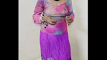 Ini Bukan Wanita Arab Asli, Dia Adalah Api, Betapa Indahnya Kecantikan Yang Lembut, Betapa Mempesona Matanya Yang Menggoda.