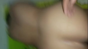 Gairah Terlarang: Ibu Dan Temannya Berbagi Ranjang Di Belakang Suami