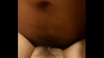Gadis Tionghoa Cantik Menggapai Puncak Kenikmatan Dengan Semburan Panas