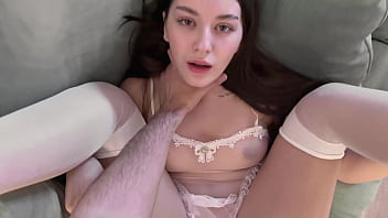 Adik Tiri Telanjang Menggoda Kakak Tiri Dewasa – Mereka Bercinta Dan Dia Muncrat Deras Di Memeknya