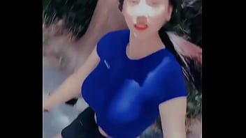 Gadis Asia Dengan Payudara Dan Pantat Yang Menggoda
