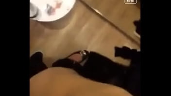 Gadis Seksi Di Kamar Pas Uniqlo Sanlitun, Beijing
