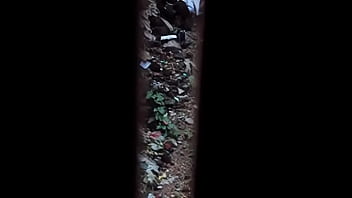Desi Mengencingi Dan Mengompol Dalam Video Panas