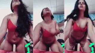 Istri Selingkuh Menikmati Batang Kekasihnya Menusuk Dalam-dalam Ke Liangnya