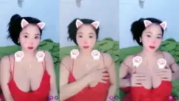 Makin Berani Pamer Tubuh Seksi Yang Menggoda
