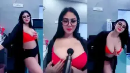 Sandra Toge, Host Mango Yang Cantik Dan Binal Menggoda