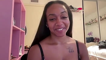 Menyelami Kedalaman Sensual Lily Starfire