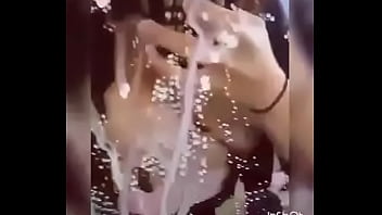 Susu Montok Tante Desi Menggoda