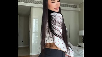 Gadis Arab Menggoda Dengan Tarian Panas Yang Menggairahkan