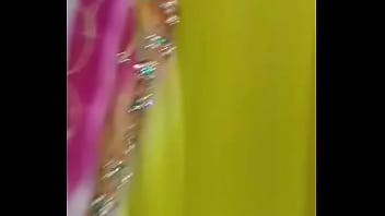 Gadis India Yang Menggoda Dengan Lekuk Tubuh Memukau