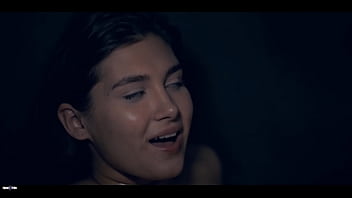 Perempuan Seksi Dikuasai Monster Asing Yang Menggairahkan