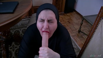 Kesepakatan Abad Ini Ditutup Dengan Arab Berjilbab Siap Melayani Mulut – Lilimissarab