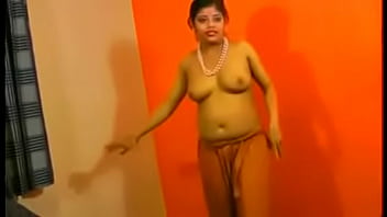 Rupali Bhabhi, Istri India Seksi, Menggoda Dengan Tubuh Telanjangnya