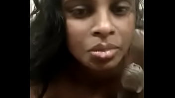 Desi Bhabhi Yang Haus Sperma, Menelan Cairan Panas Hingga Tetes Terakhir
