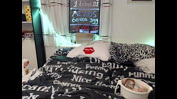 Siswet19, Si Babe Panas Dari Girls4cock.com, Memuaskan Diri Dengan Jari Di Live Webcam