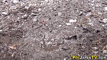 Mengintip Saat Gadis Asia Melepas Hasrat Di Kamar Mandi