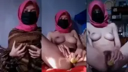 Gadis Berjilbab Bikin Konten Mesum Untuk Tante Girang