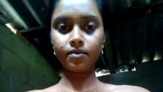 Gadis Desi Seksi Berbadan Montok Telanjang Bulat