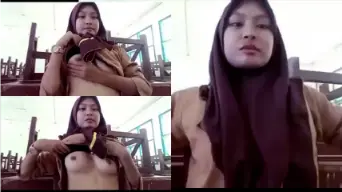 Gadis Pramuka Berhijab Sensual Menggoda Dengan Permainan Payudara Yang Menggairahkan