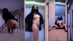 Gadis Tiktok Viral Pamer Tubuh Seksi Di Depan Lift Apartemen